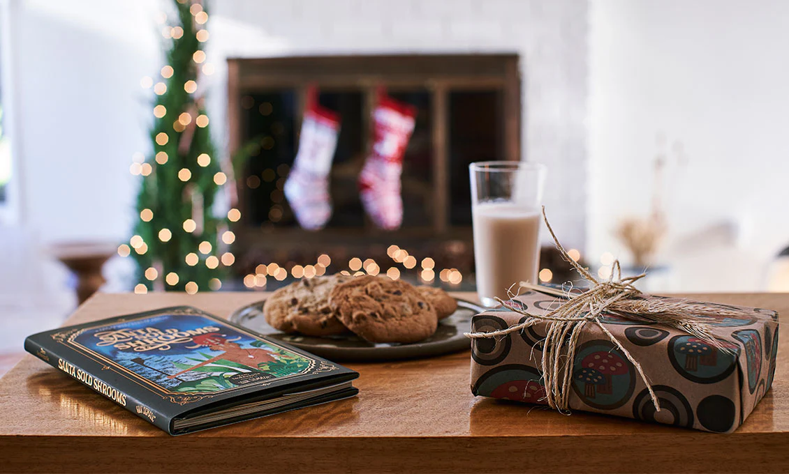 Santa Sold ‘Shrooms Book - Image 9